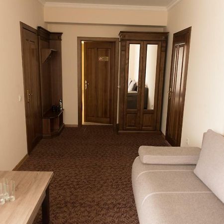 Hotel Korona Kolybayevka エクステリア 写真