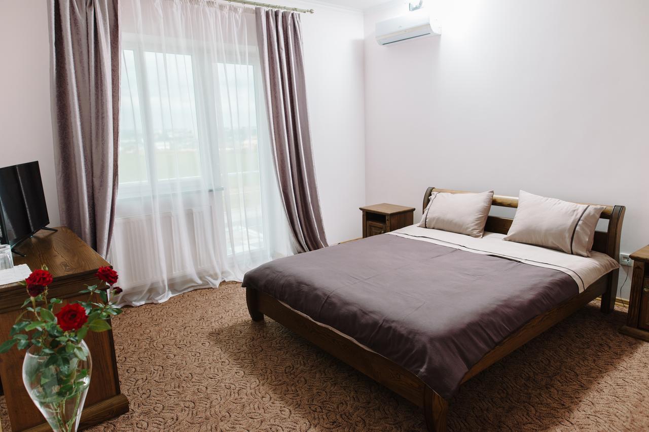Hotel Korona Kolybayevka エクステリア 写真