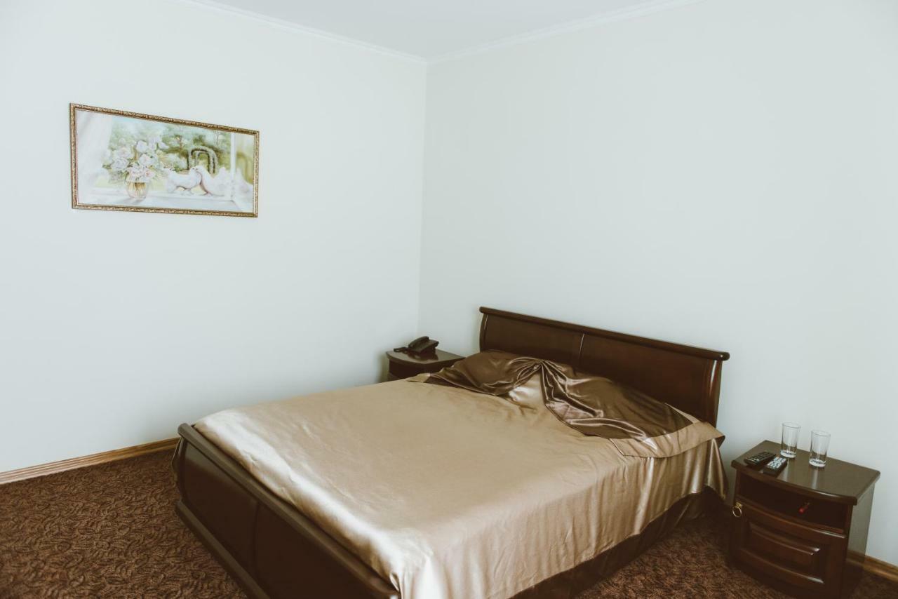 Hotel Korona Kolybayevka エクステリア 写真