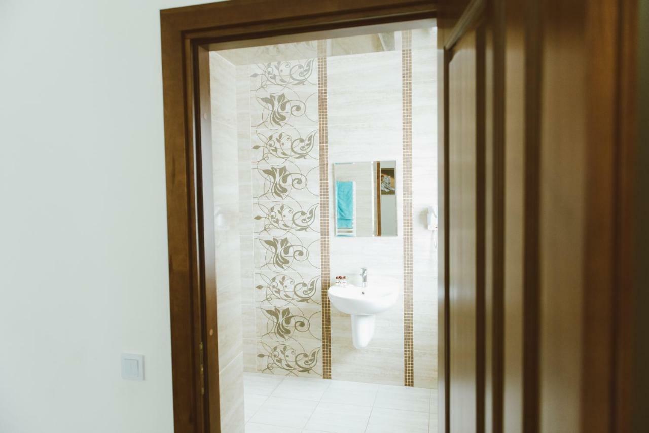 Hotel Korona Kolybayevka エクステリア 写真