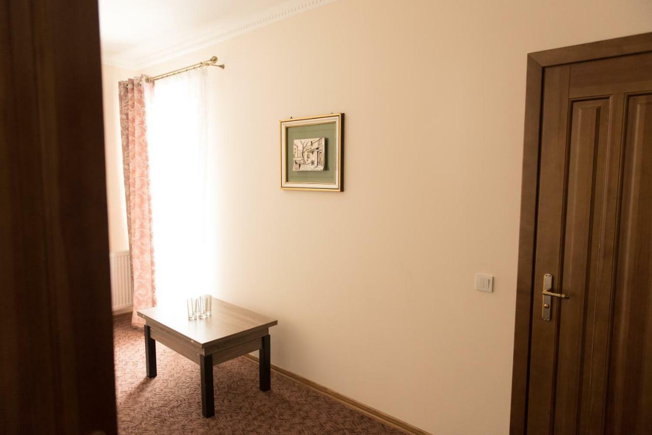 Hotel Korona Kolybayevka エクステリア 写真